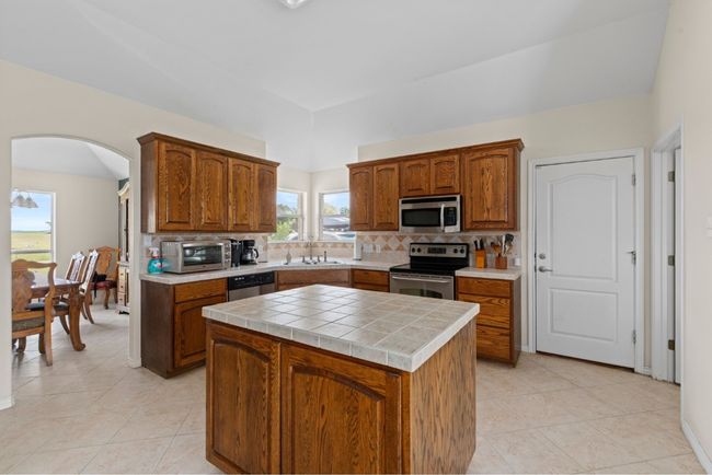 341 Brown Rd, House other with 3 bedrooms, 2 bathrooms and 4 parking in McDade TX | Image 8