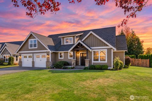 733 W Park Dr, Lynden, WA, 98264-8580 | Card Image