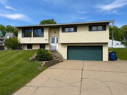 1035 Balsam Ave, La Crescent, MN, 55947-1517 | Card Image