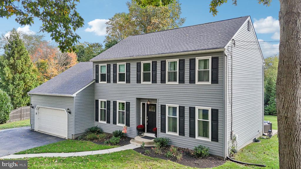 Summit Rd, Malvern, PA 19355