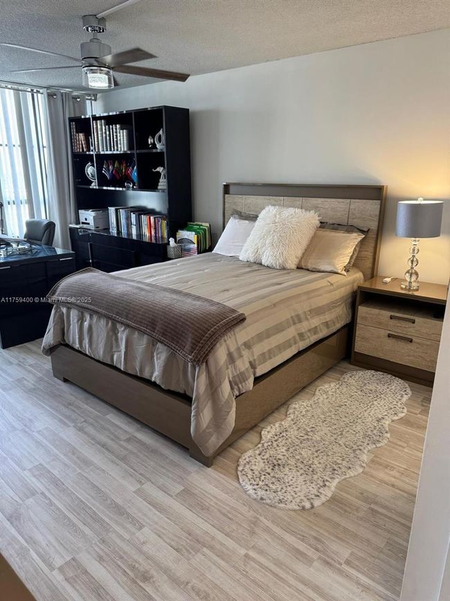 APT-908 - 500 Three Islands Blvd, Condo with 2 bedrooms, 2 bathrooms and null parking in Hallandale Beach FL | Image 5