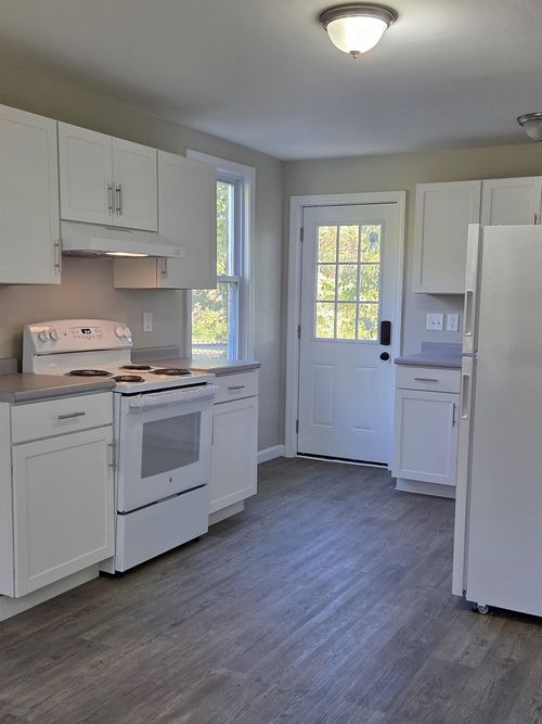 apt-1a-16 Preston St, Hillsborough, NH, 03244-5564 | Card Image