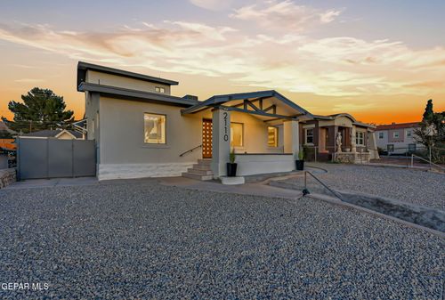 2110 N Kansas St, El Paso, TX, 79902-3307 | Card Image