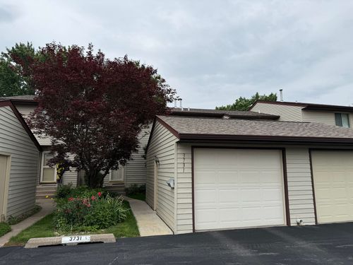3731 Cedarwood Ct, Bettendorf, IA, 52722-2853 | Card Image