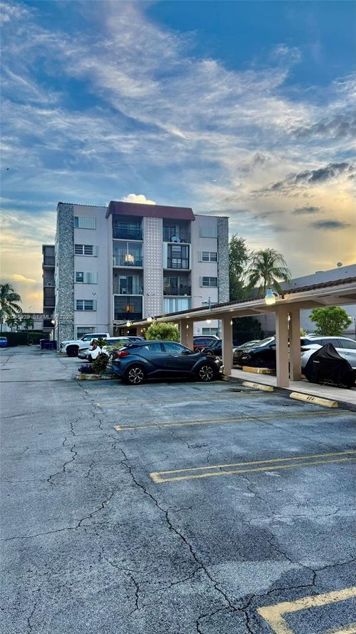405-3640 Nw 9th St, Miami, FL, 33125-3891 | Card Image