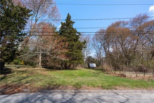 23 Smith St, Bristol, RI, 02809-4533 | Card Image