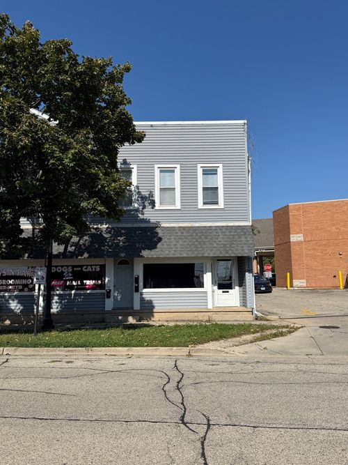 3940 Main St, Mchenry, IL, 60050-5243 | Card Image