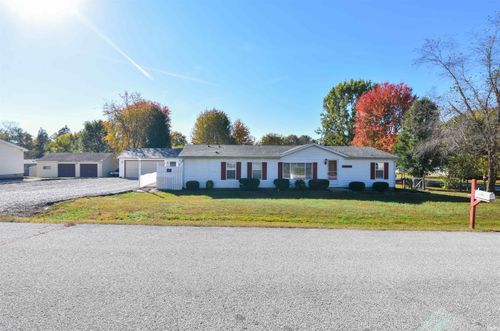 11101 Country Homes Dr, Evansville, IN, 47712-8898 | Card Image