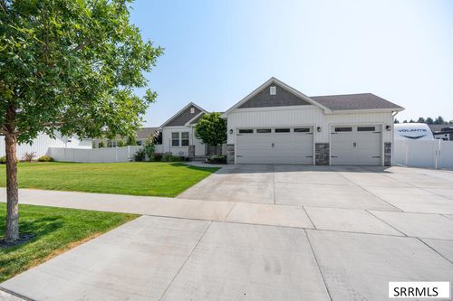579 Periska Way, Idaho Falls, ID, 83402-1240 | Card Image