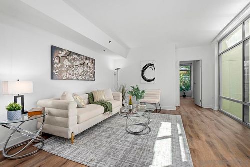 303-425 W Beech St, San Diego, CA, 92101-2968 | Card Image