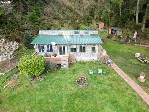 83126 Siltcoos Station Rd, Westlake, OR, 97493-9722 | Card Image