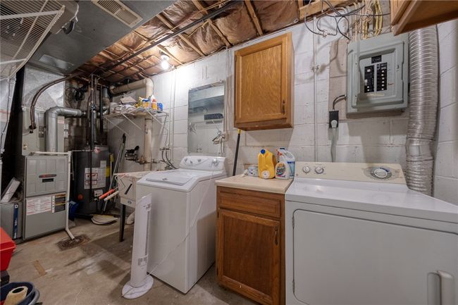 laundry area off garage are. | Image 20