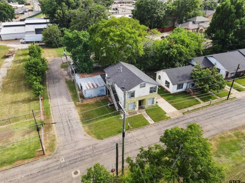 206 E 9th St, Mt Pleasant, TX, 75455-3300 | Card Image