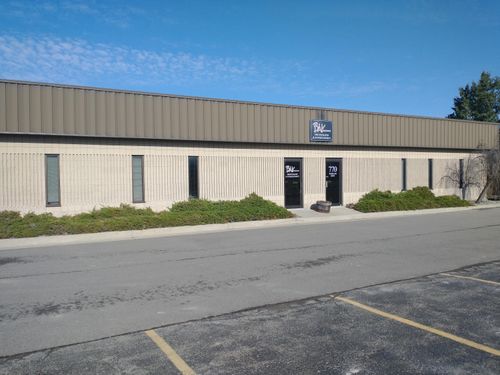 760 Woodland Dr, Saline, MI, 48176-1682 | Card Image