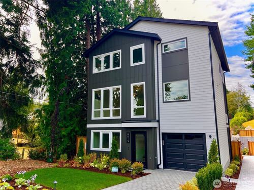 9015 Dibble Ave Nw, Seattle, WA, 98117-3208 | Card Image