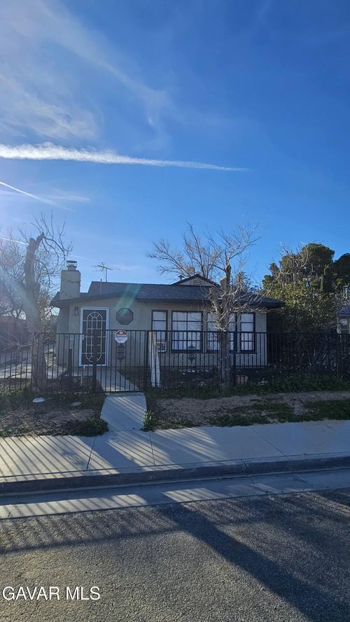 15623 M St, Mojave, CA, 93501-1833 | Card Image