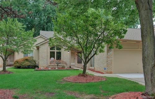 43164 W Kirkwood Dr, Clinton Township, MI, 48038-1223 | Card Image