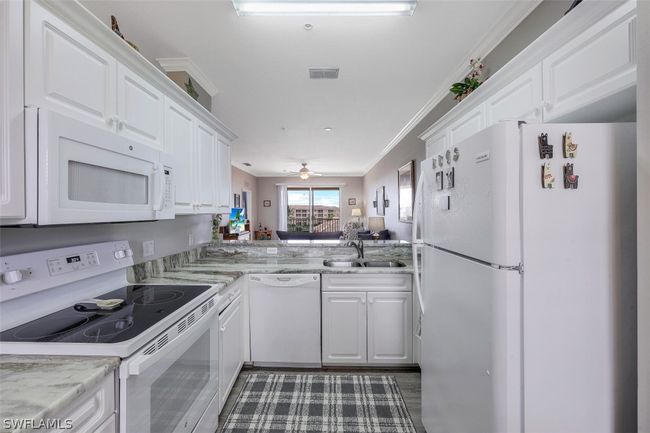 APT-646 - 8550 Kingbird Loop, Condo with 2 bedrooms, 2 bathrooms and null parking in ESTERO FL | Image 7