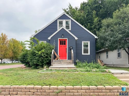 1024 W 17th St Street, Sioux Falls, SD, 57104 | Card Image