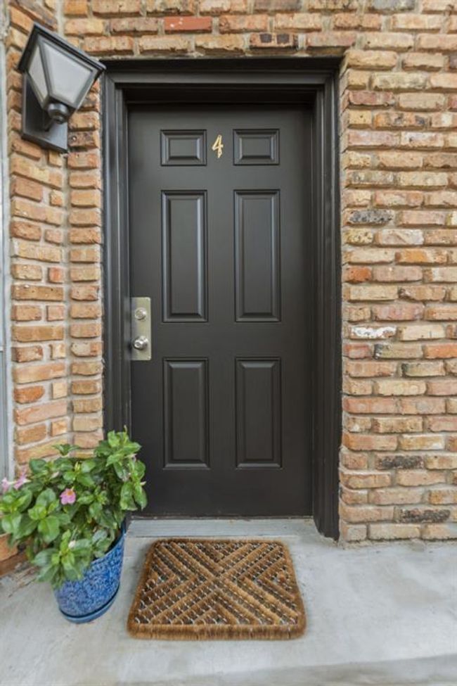 Back door entrance to #4 | Image 19