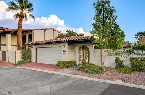 3005 Plaza De Rosa, Las Vegas, NV, 89102-4048 | Card Image