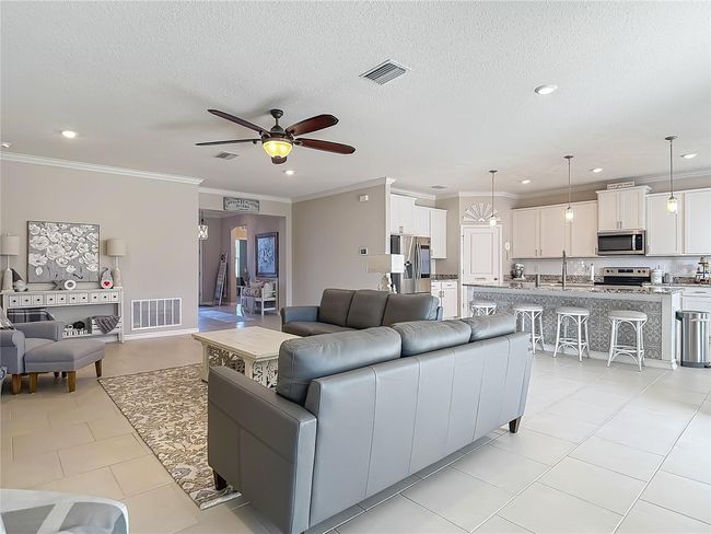 Great Room - Kitchen | Image 10