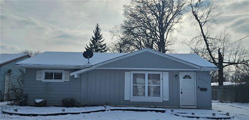 2046 Homewood Dr, Lorain, OH, 44055-2731 | Card Image