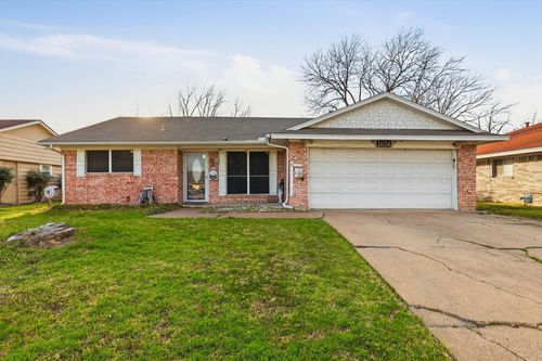 1634 Camara Ct, Grand Prairie, TX, 75051-4301 | Card Image
