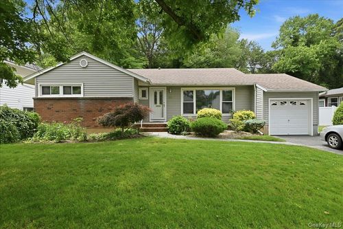 578 Richmond Rd, East Meadow, NY, 11554-2246 | Card Image