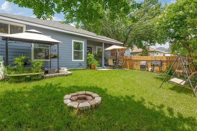Dreamy backyard with lush landscaping | Image 18