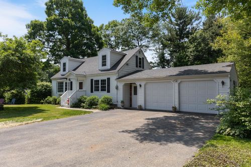 136 Red Oak Dr, Colchester, VT, 05446-6980 | Card Image