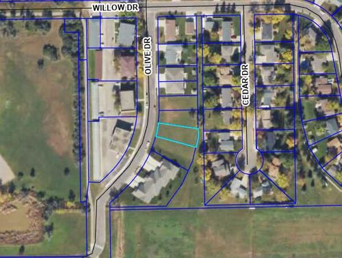 1608 Olive Dr, ABERDEEN, SD, 57401-1131 | Card Image