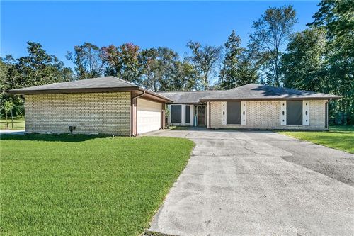 62390 John Smith Rd, Pearl River, LA, 70452-3334 | Card Image