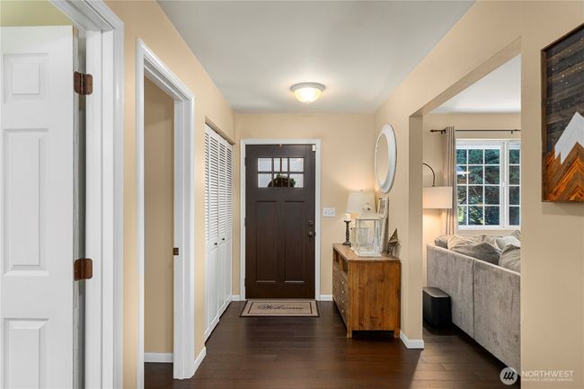 21010 Hobson Rd Se, House other with 3 bedrooms, 3 bathrooms and 7 parking in Yelm WA | Image 9