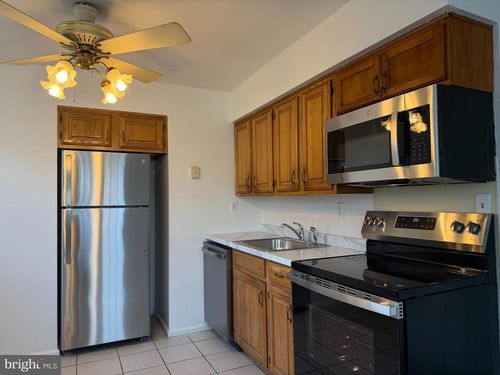 apt-a-132 N Church St, CLIFTON HEIGHTS, PA, 19018-1446 | Card Image