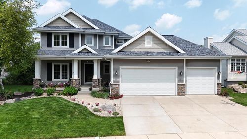 709 Pleasant Valley Pkwy, Waunakee, WI, 53597-2823 | Card Image