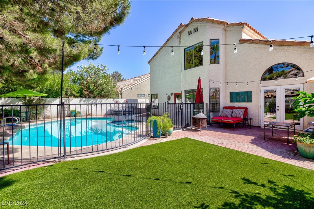 White Pine Dr, Henderson, NV 89074