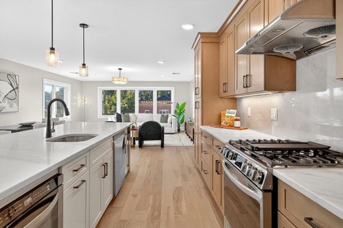 29 W 9th St, Bayonne, NJ, 07002-2503 | Card Image