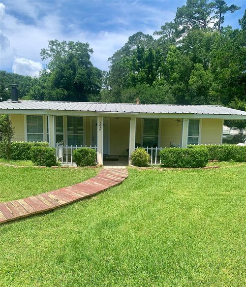 9848 Pine Point Dr, Montgomery, TX, 77316-9149 | Card Image