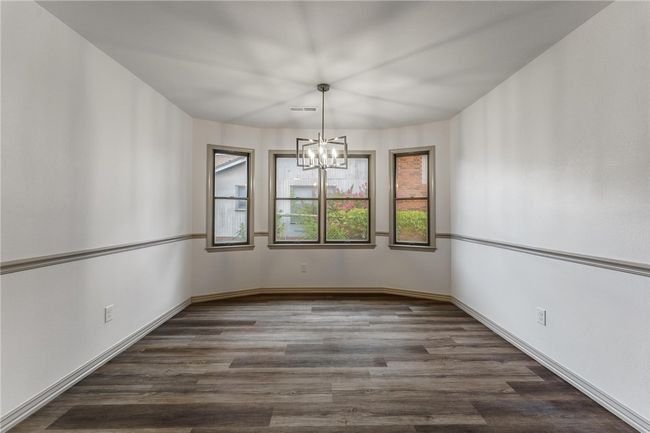 Dining Area | Image 16