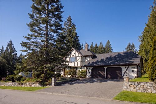 1753 Mayneview Terr, North Saanich, BC, V8L4L5 | Card Image