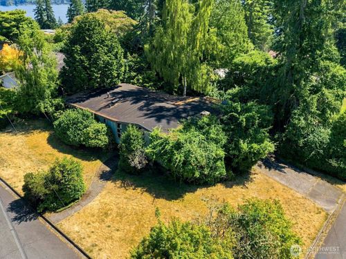 17805 Ne 9th St, Bellevue, WA, 98008-3412 | Card Image