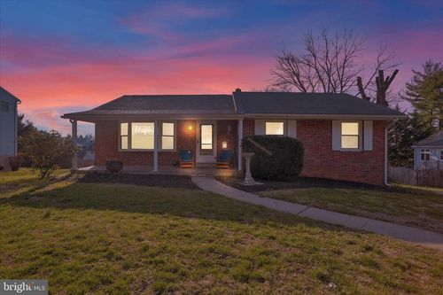 227 W Neversink Road, READING, PA, 19606 | Card Image