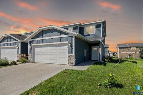 4606 E Whisper Ridge Pl, Sioux Falls, SD, 57108-3170 | Card Image