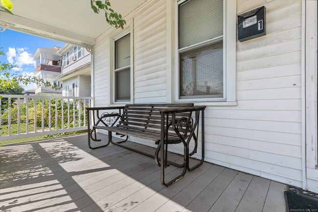69 West St, Home with 5 bedrooms, 3 bathrooms and 2 parking in New London CT | Image 9