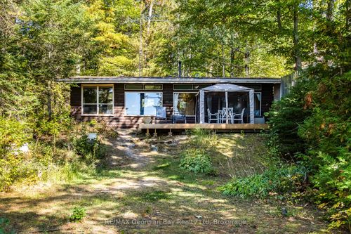 100 Nottawaga Dr, Tiny, ON, L0L2J0 | Card Image