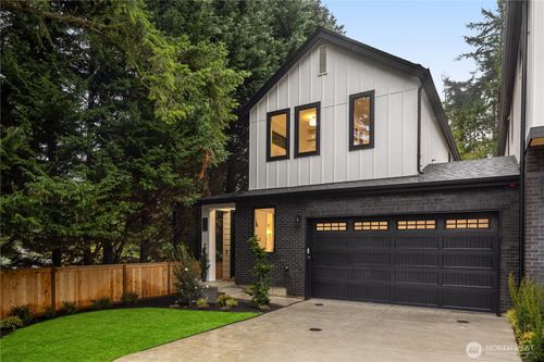 4118 161st Ave Se, Bellevue, WA, 98006-1856 | Card Image