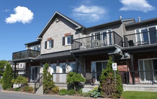 404-201 Éliot St, Rockland, ON, K4K0G4 | Card Image
