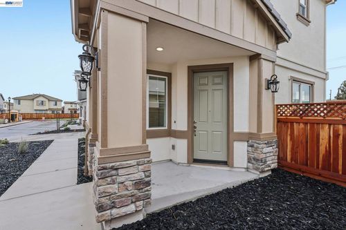 208 Mindy Way, Pittsburg, CA, 94565-2629 | Card Image
