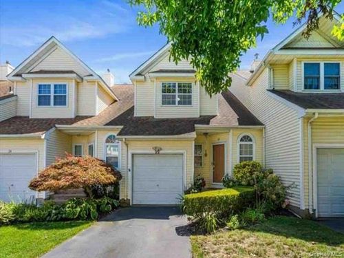 22 Apricot Court, Huntington, NY, 11747 | Card Image